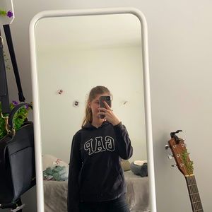 GAP sweatshirt